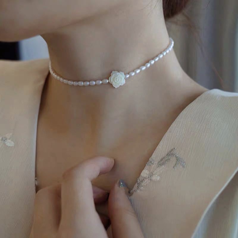 New Arrival Freshwater Pearl Shell Petal Choker Necklace For Women White Rose Collarbone Chain Gift