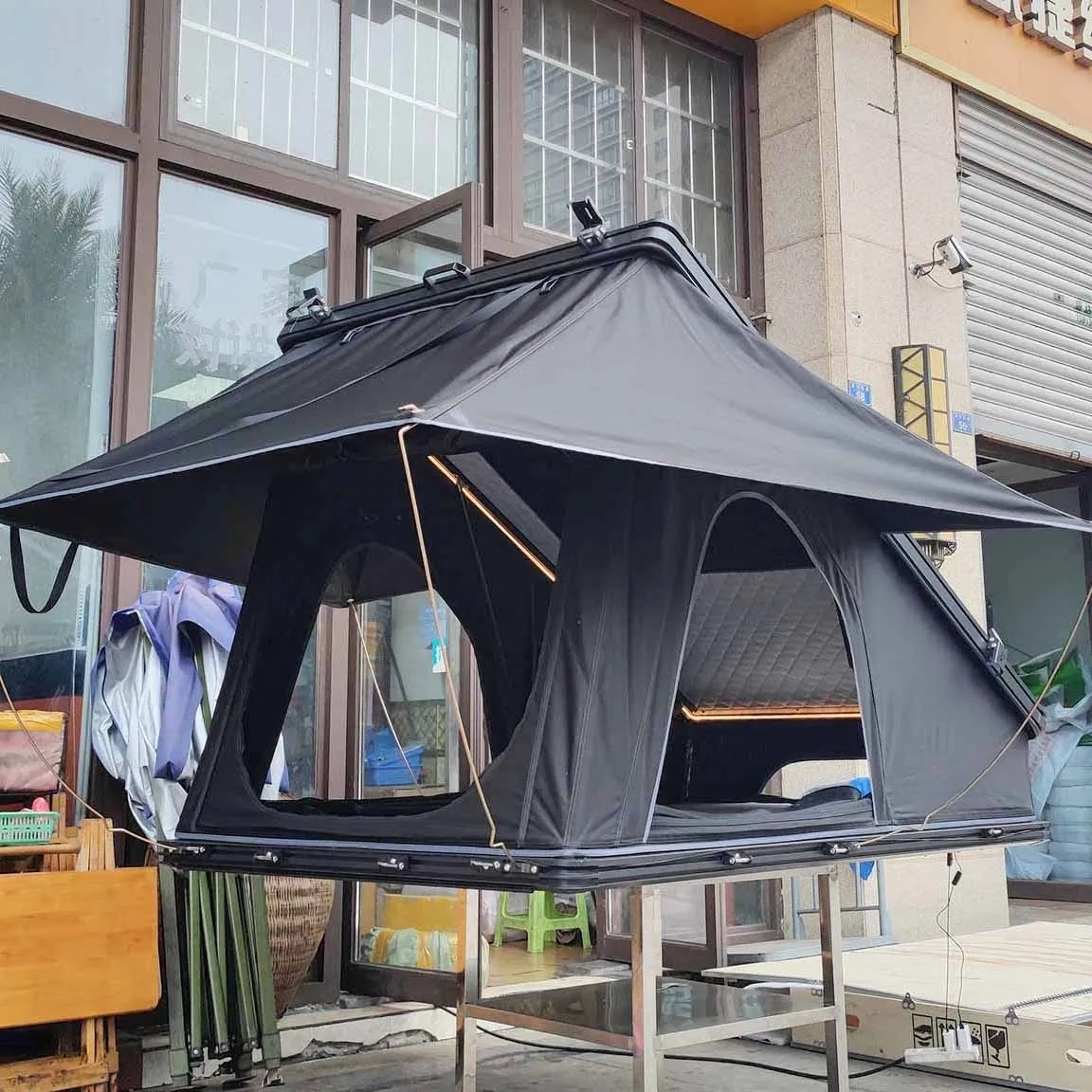 Wholesale camping outdoor 2-3 person roof tent Australian triangular aluminum hard shell roof tent